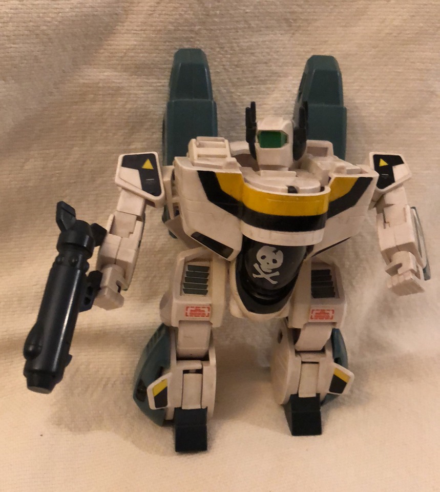David Jimenez sent us a photo of his classic #Robotech: The