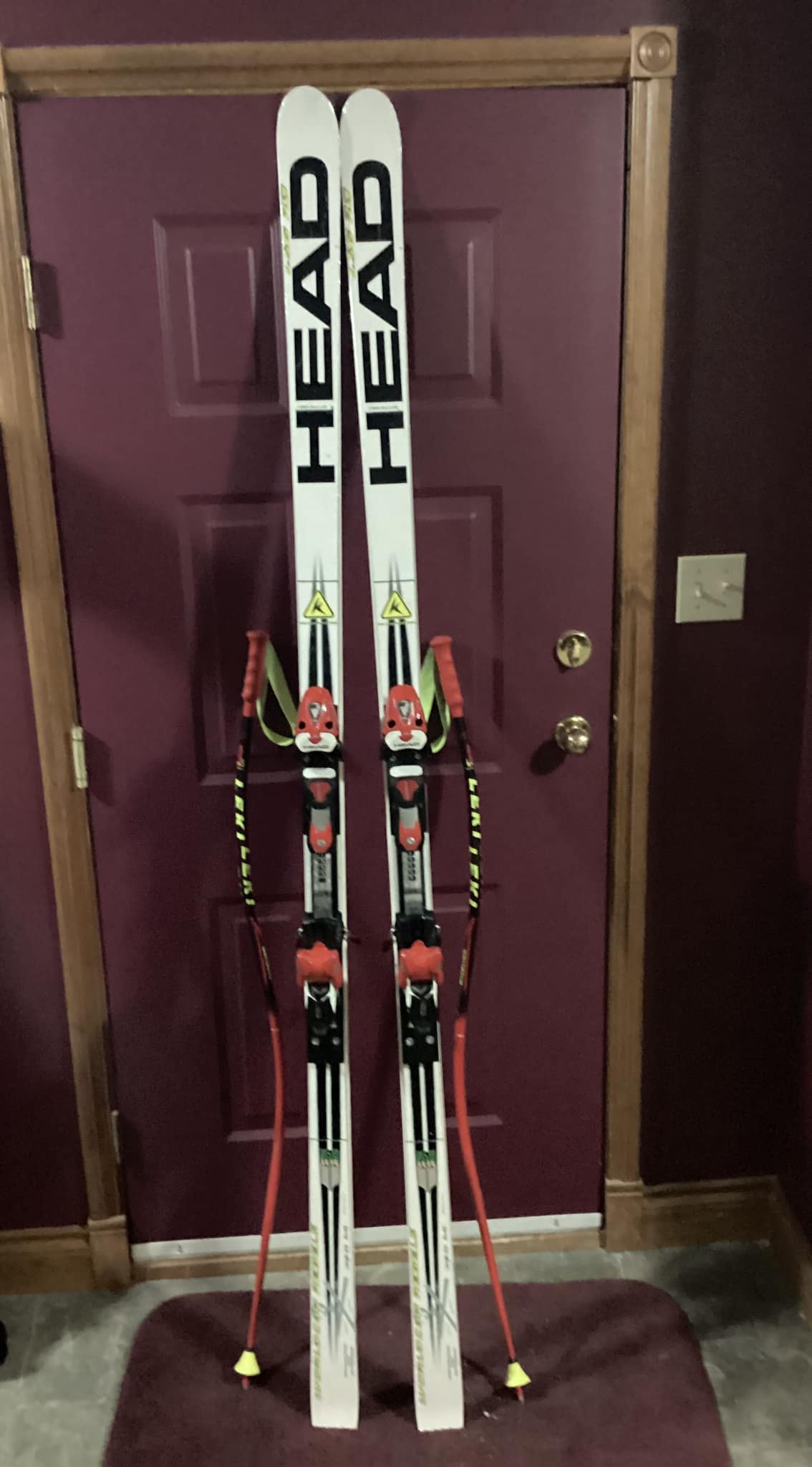 Nice set of Head Worldcup Rebel e.Race skis 150cm in length