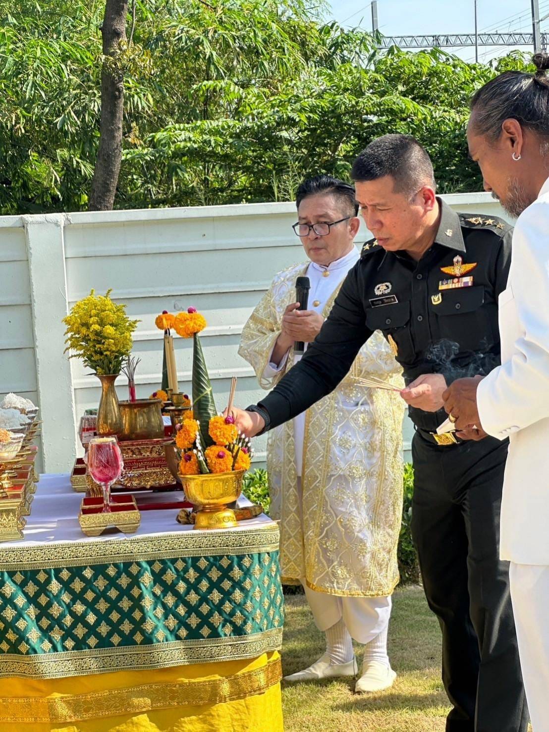 พ.อ. สมสกุล วิจิตรภาพ รอง จก.สก.ทบ.... - กรมสวัสดิการทหารบก | Facebook