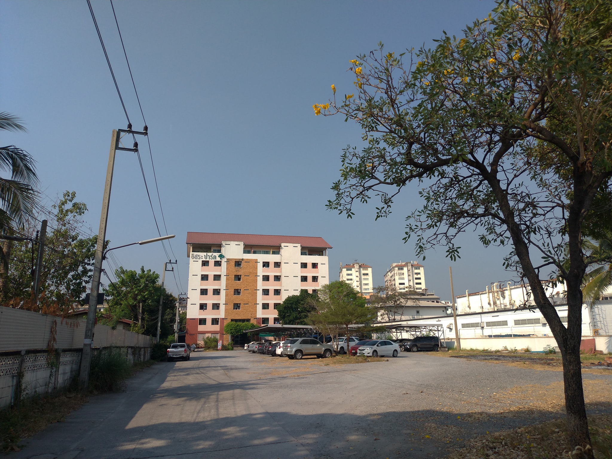อิสระปาร์ค อพาร์ทเม้นท์ | Ban Rangsit