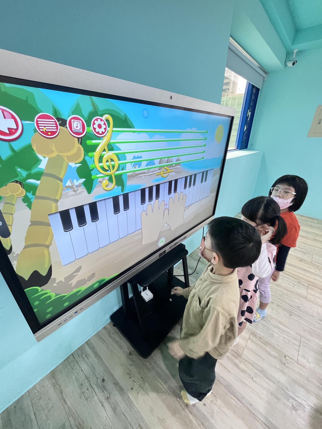iFunNote 智能音樂學習 - 「智能鋼琴團體班」🎹... | Facebook