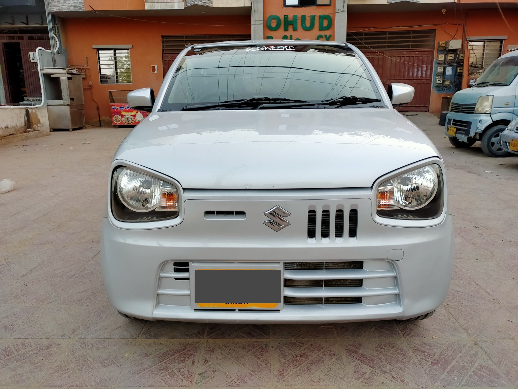 auto-market-gulistan-e-johar-block-4-karachi-pakistan-suzuki