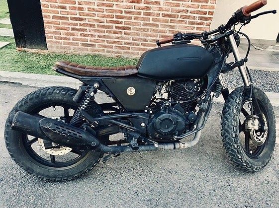 Carmuv autos - ⭕ Bajaj Rouser Cafe Racer ️ Para los... | Facebook