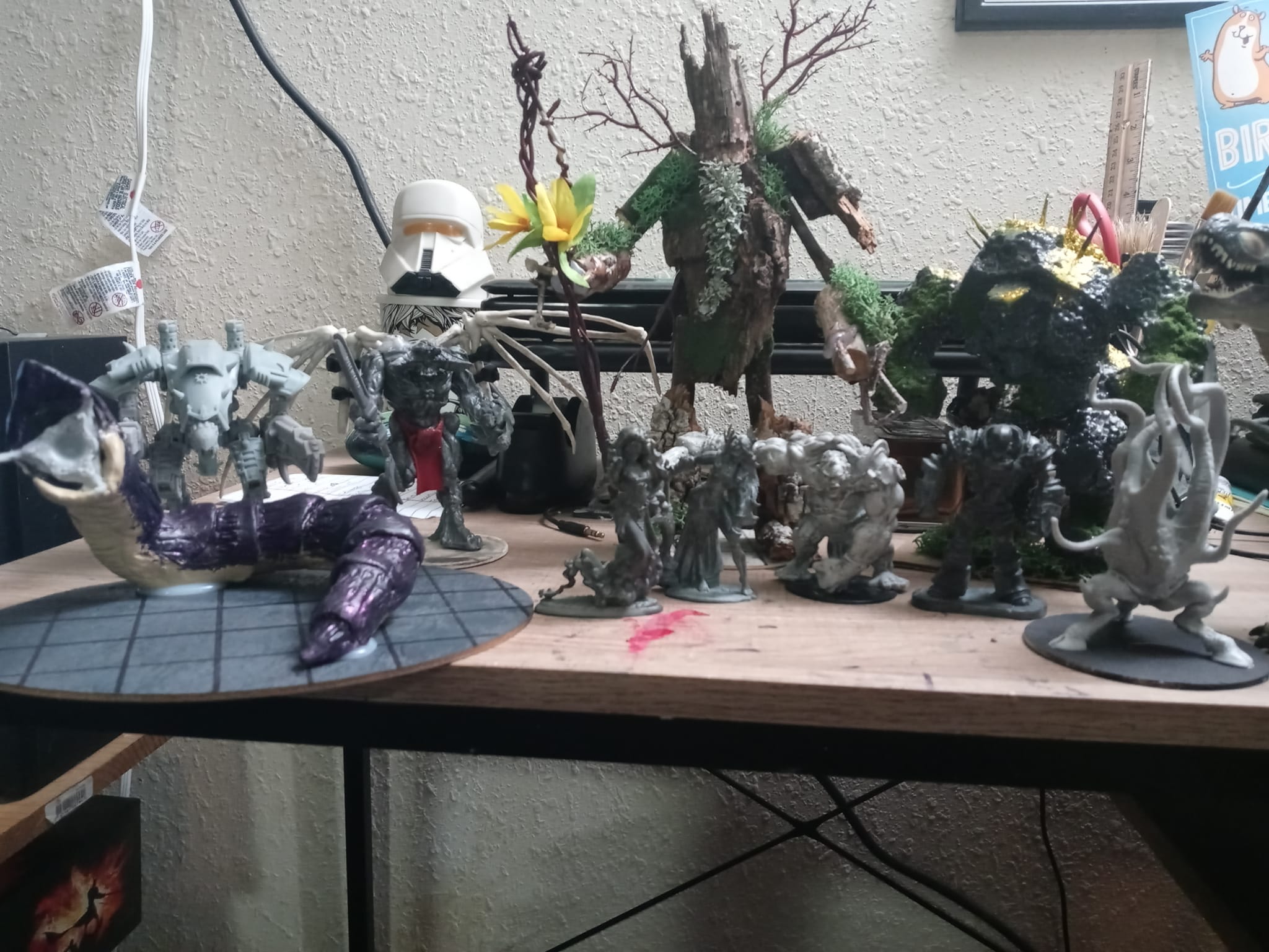 Hill giant Reaper miniature with scale comparison