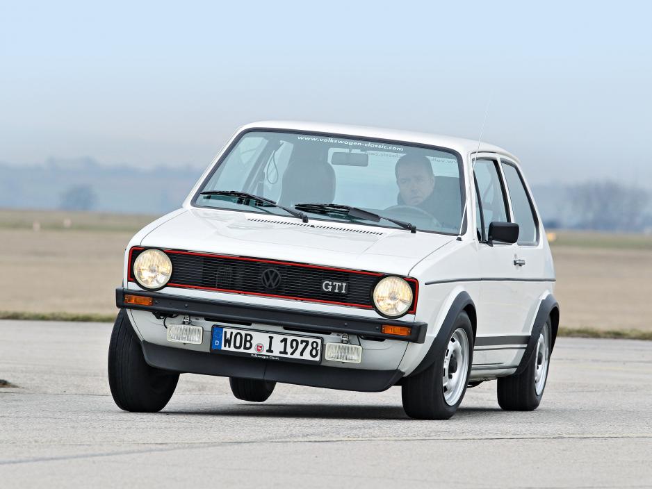 ホワイトワンカラー The quintessential hot hatch was once given W-12 power; another