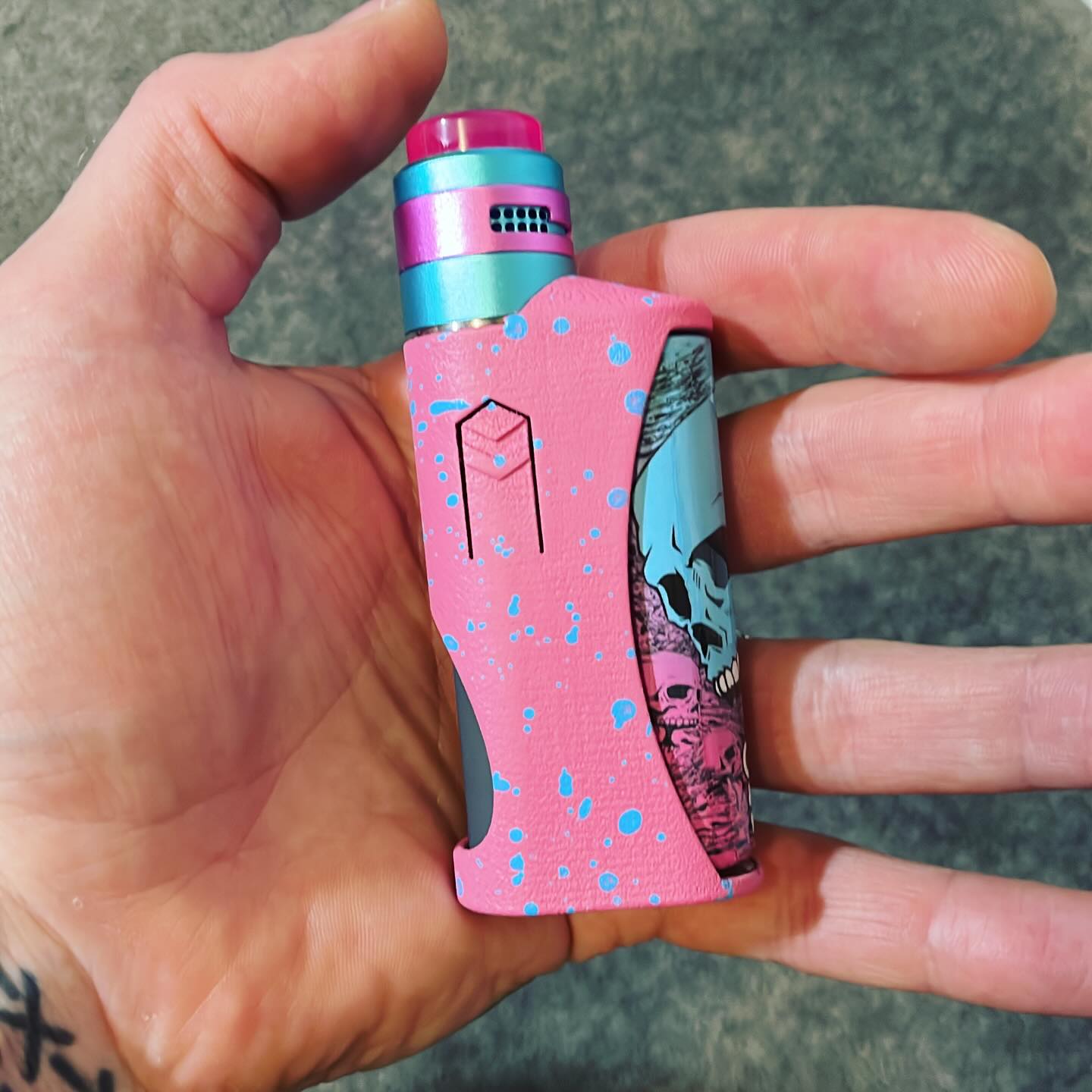 girly vape mods This “tiny dancer” I.O.V BF has got to be the smallest squonk mod in world! From @inspiration.of.vape FULL REVIEW IS UP ON YOUTUBE NOW Flavour:Sour Blue Raspberry The Milk Nic Salt BOLD GROWTH INC