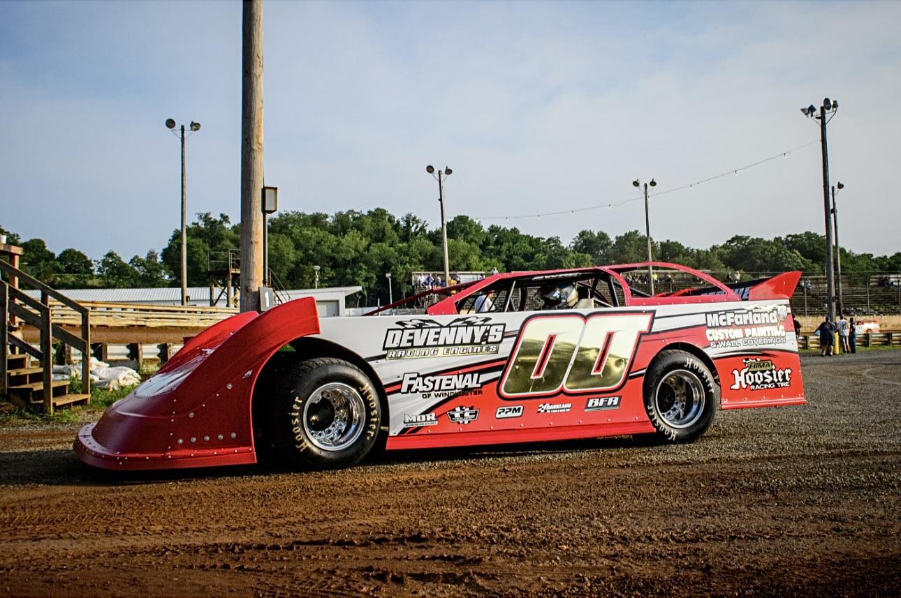 Turn - Bo Feathers in his Barry Wright Chassis #00 at Hagerstown ...