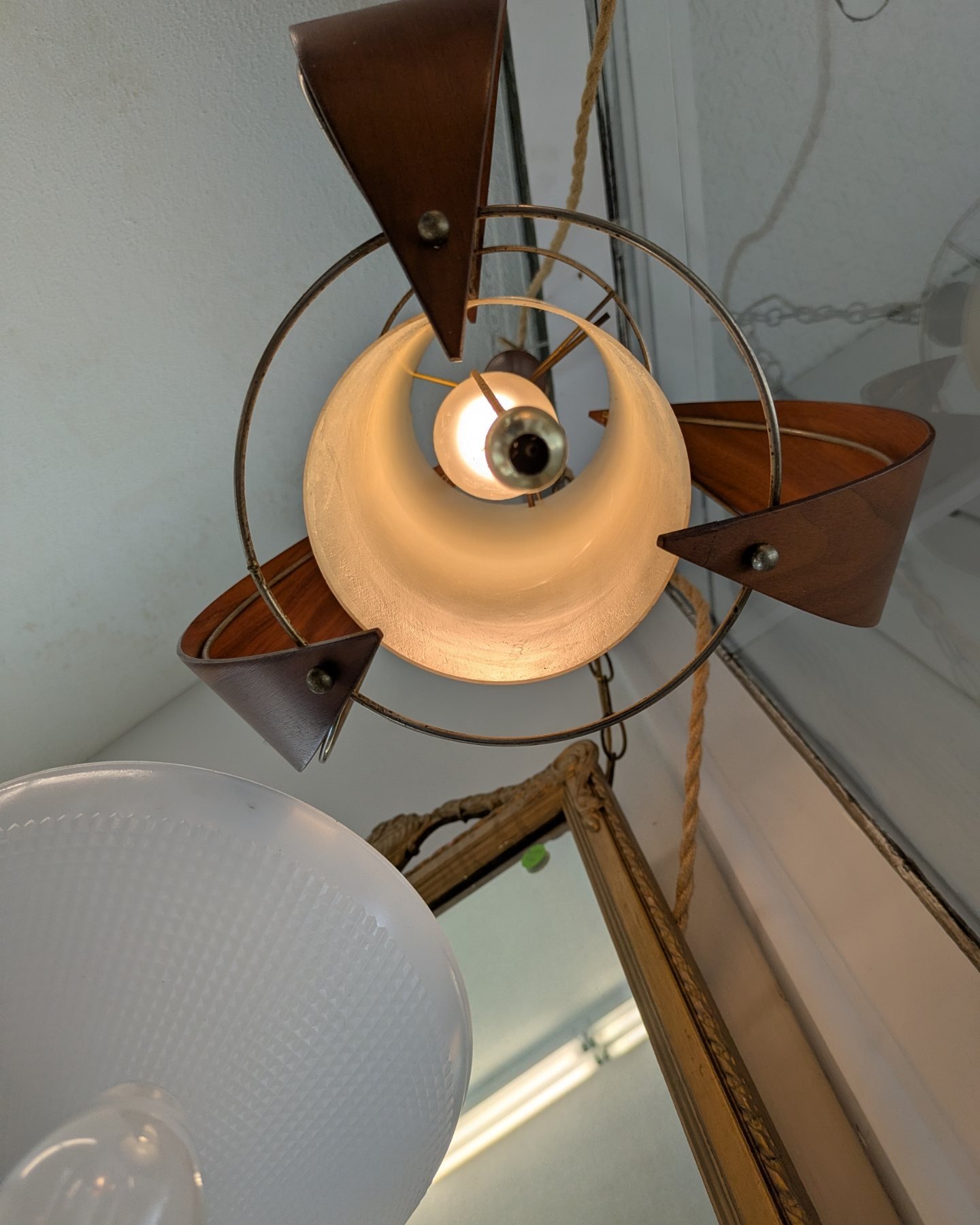 Lily's Vintage Decor added a new... - Lily's Vintage Decor