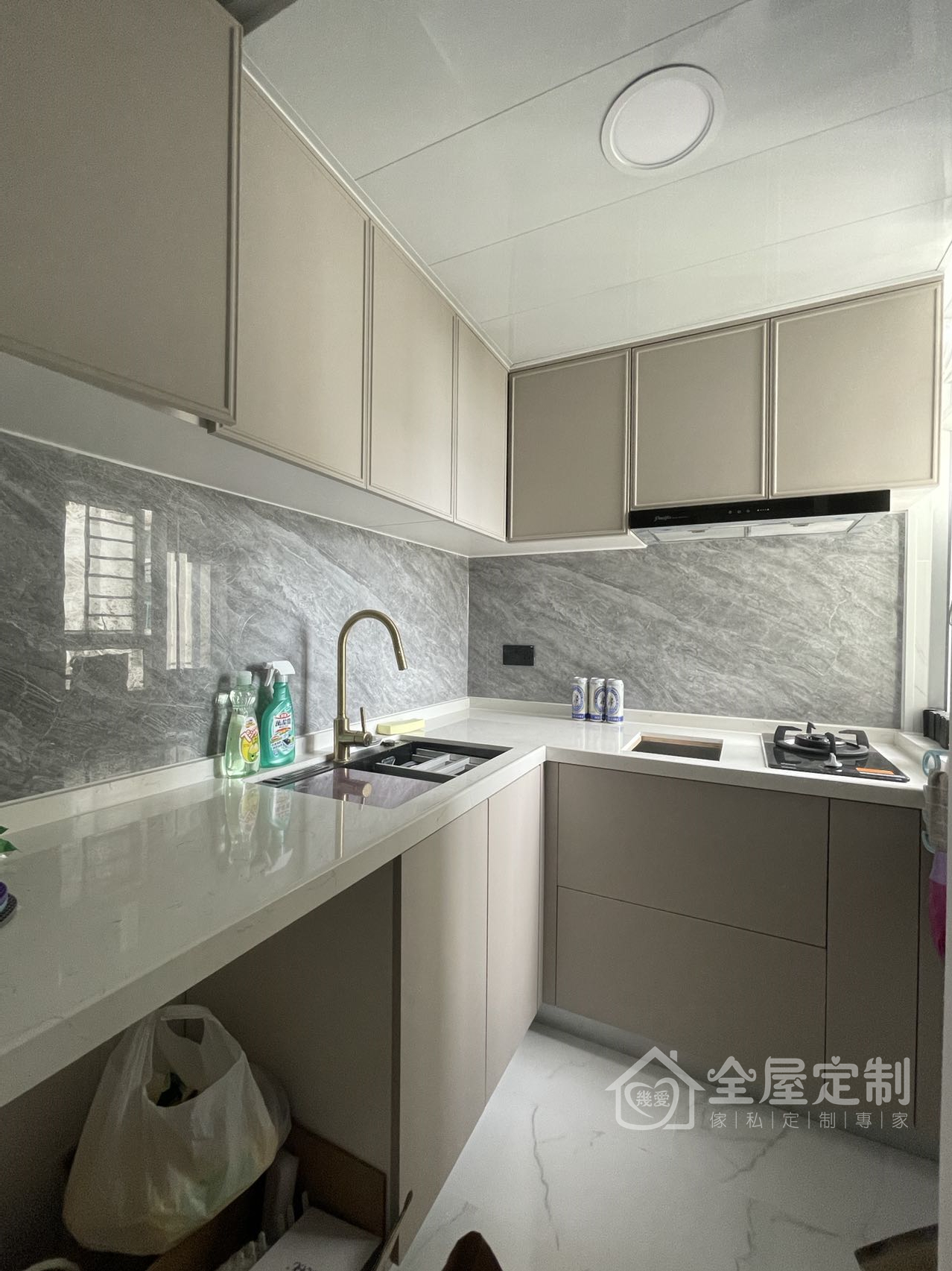 在香港排了八年的公屋才派到的3-4人单位约（30㎡）終於裝修... - 香港幾愛全屋傢俬定制 公屋/居屋/私樓 裝修設計交流 | Facebook