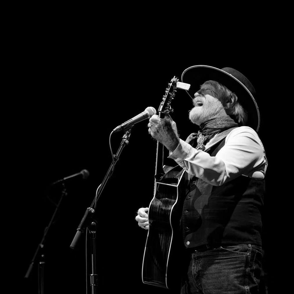 Classic Country 98.1 FM WBRF - Great meeting/introducing #PamTillis and ...