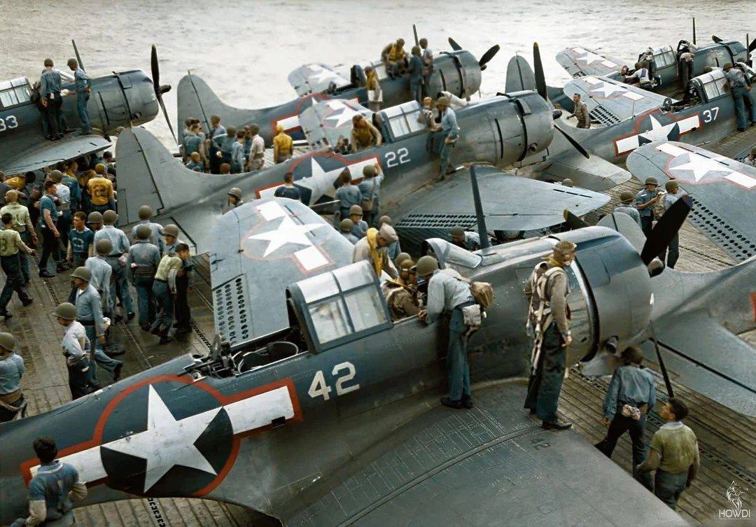 PlaneHistoria - Pilots clamber out of the cockpits of their Douglas ...