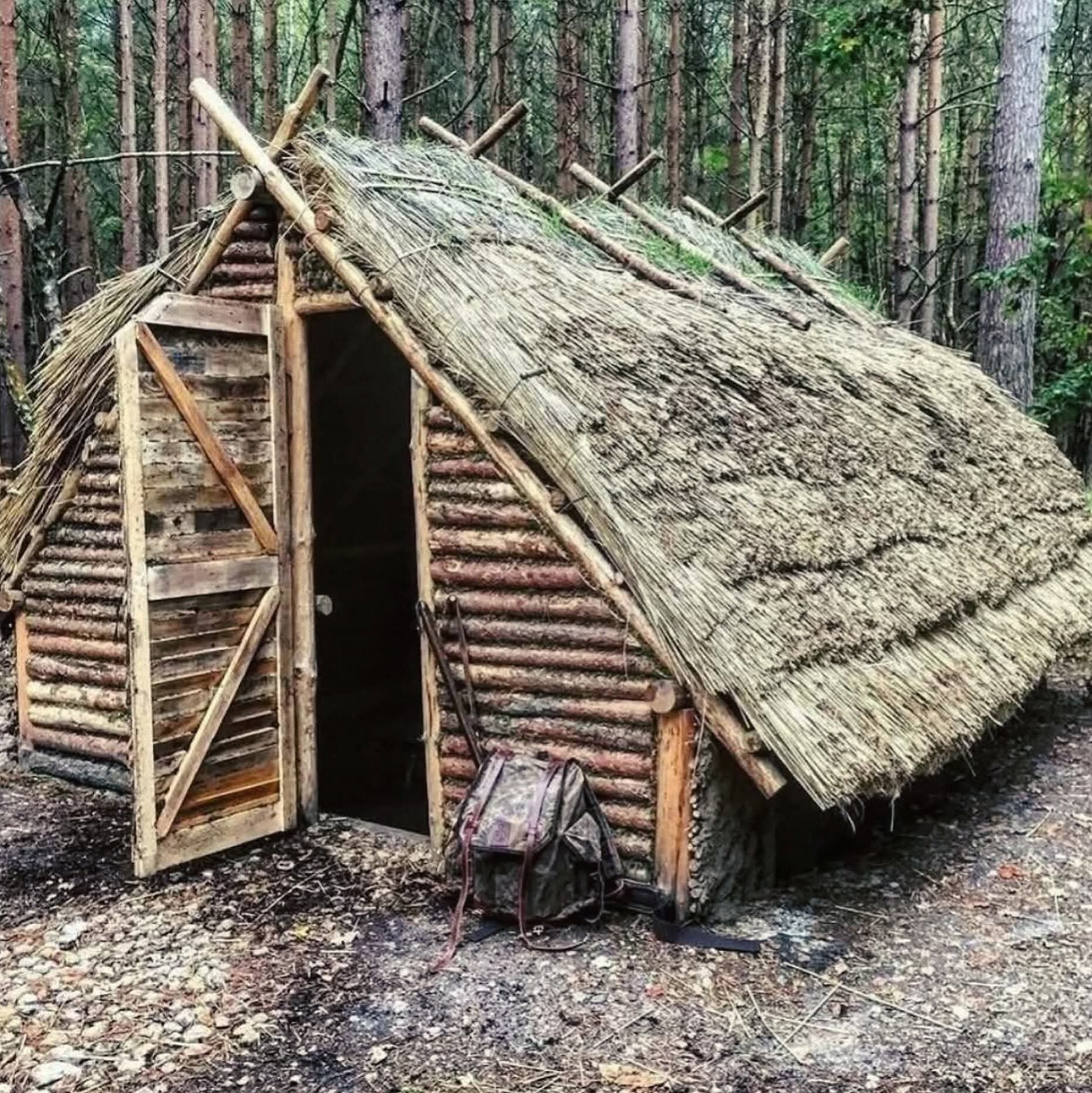 Bonfire - Primitive Shelter in the deep Forest 💚 | Facebook