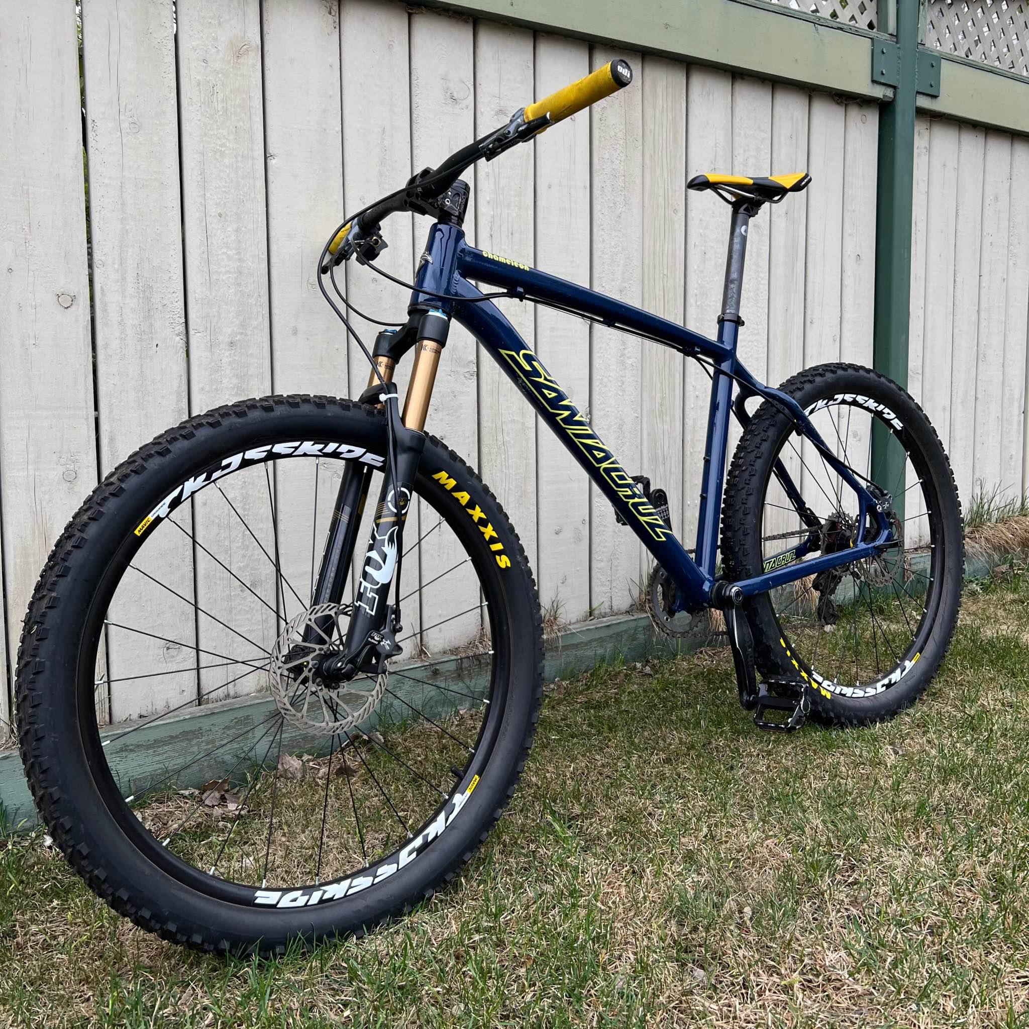Santa Cruz Chameleon Size M + Winter Studs, 26