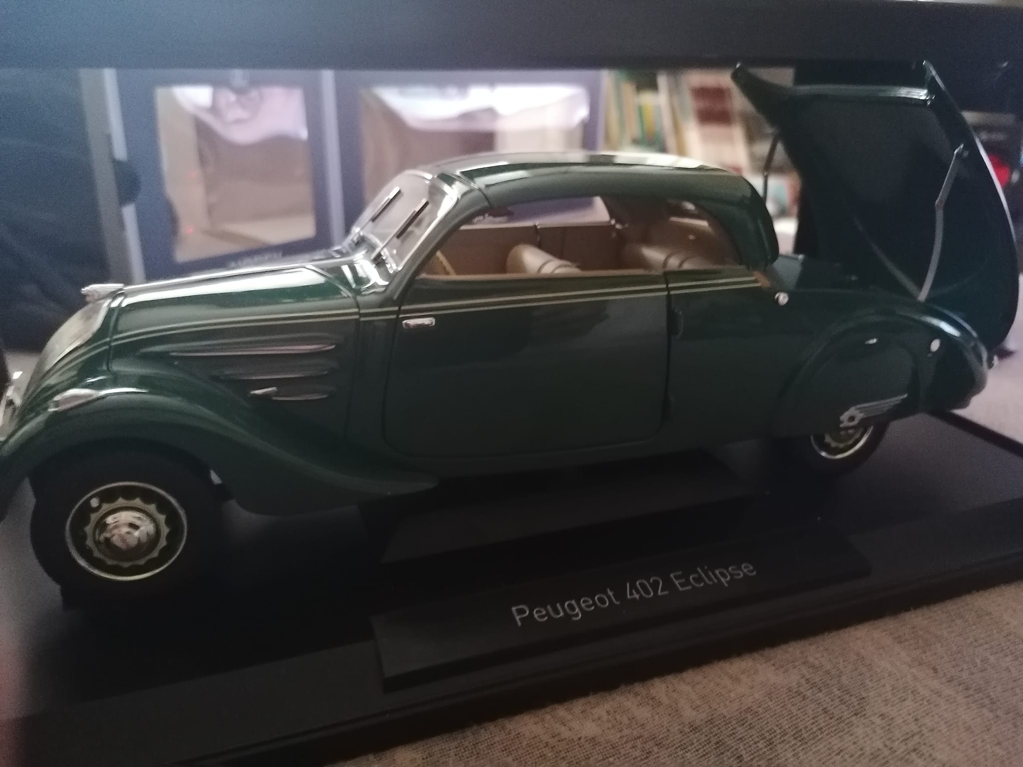 Norev 1/43e : Peugeot 206 CC Roland Garros 2002