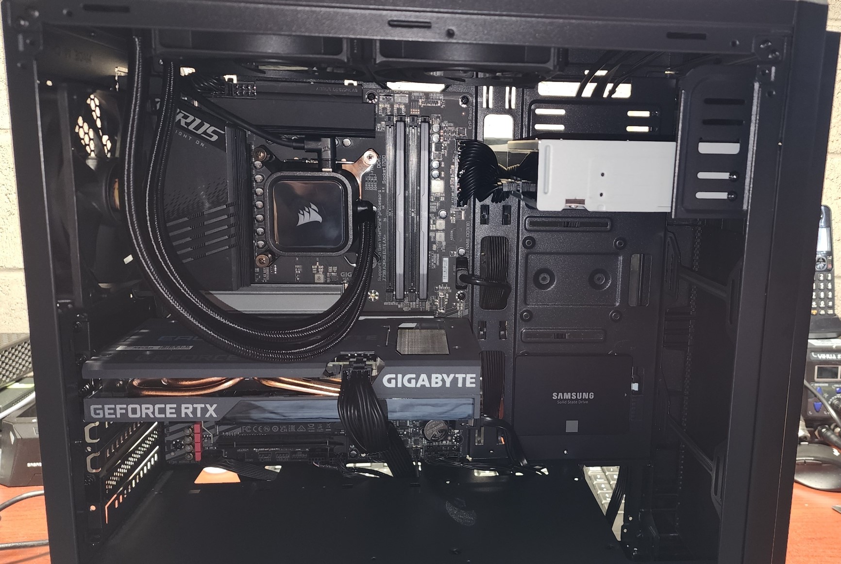 What parts are best for an Intel Core i7-13700K gaming PC build?