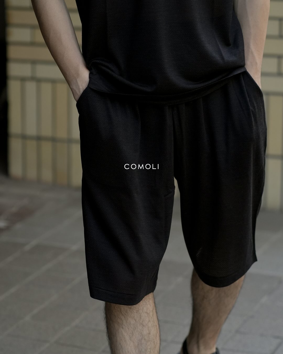 COMOLI “ウールメッシュ ノースリーブ” color：CHARCOAL size：2,3,4