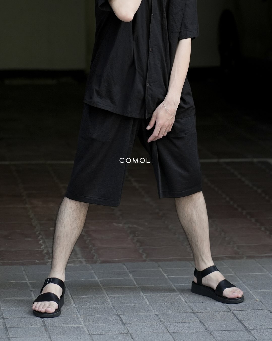 COMOLI “ウールメッシュ ノースリーブ” color：CHARCOAL size：2,3,4