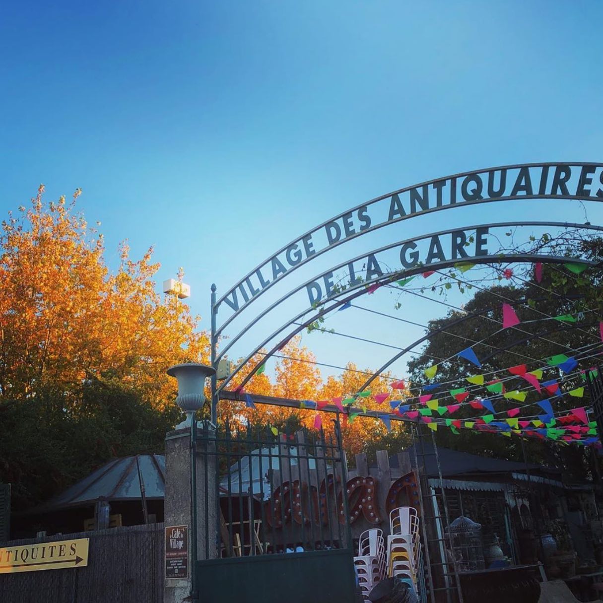 Village Des Antiquaires De La Gare