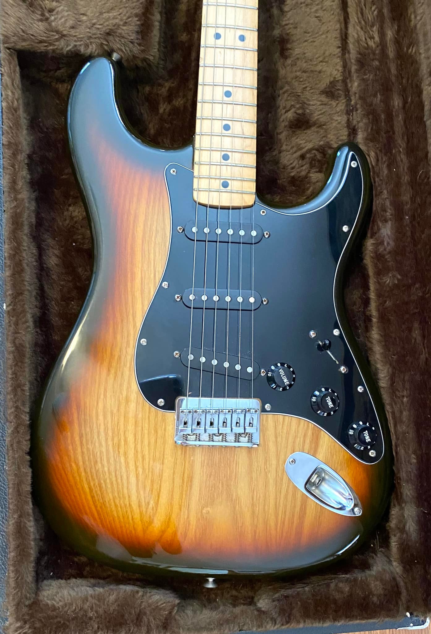 Near mint 1979 Fender Stratocaster hard tail in sunburst