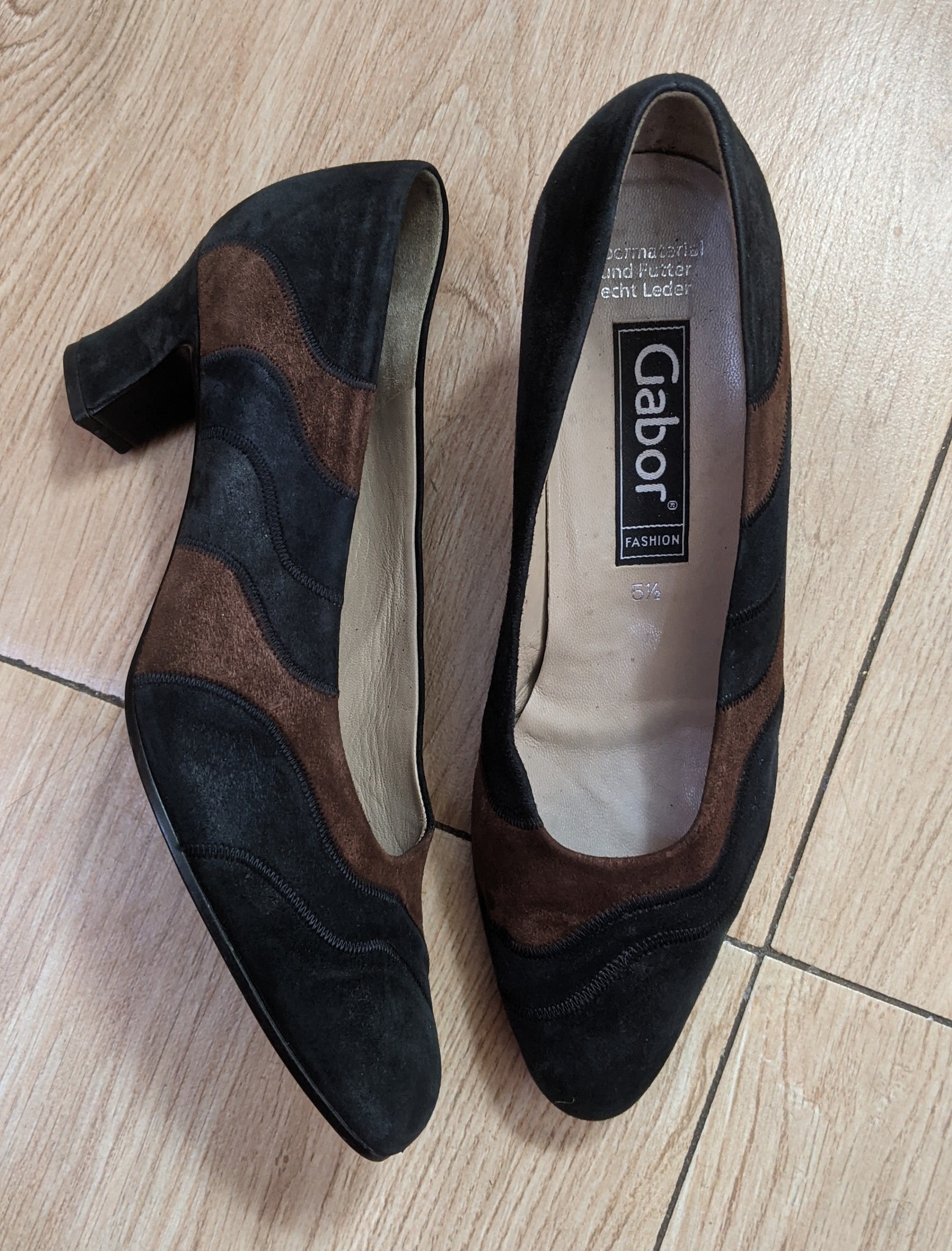 Chaussures à Talons Bas En Daim - Marque "K", Pointure UK 5, Occasion (état à Vérifier)