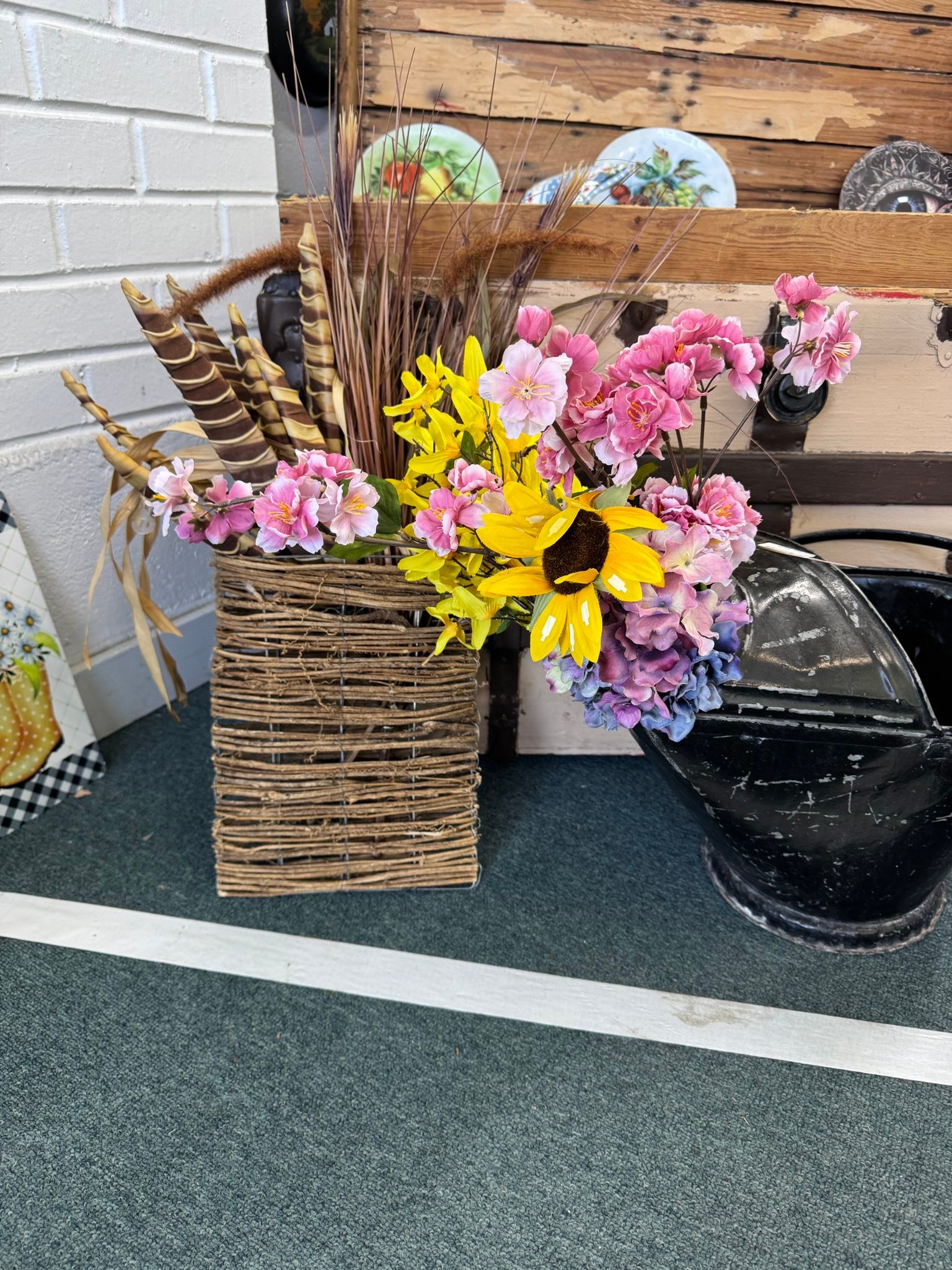 Three Sisters Flea Market... - Three Sisters Flea Market