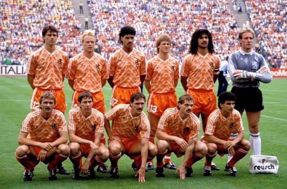 Calendrier Poster Onze : Maradona à Naples Et Van Basten à L'AC Milan 1988 – 54 X 42 Cm – Collector Foot