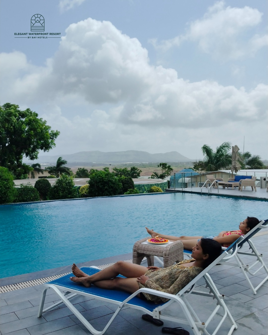 Photo inspiration: Modern Elegant Waterfront Resort Image Detail