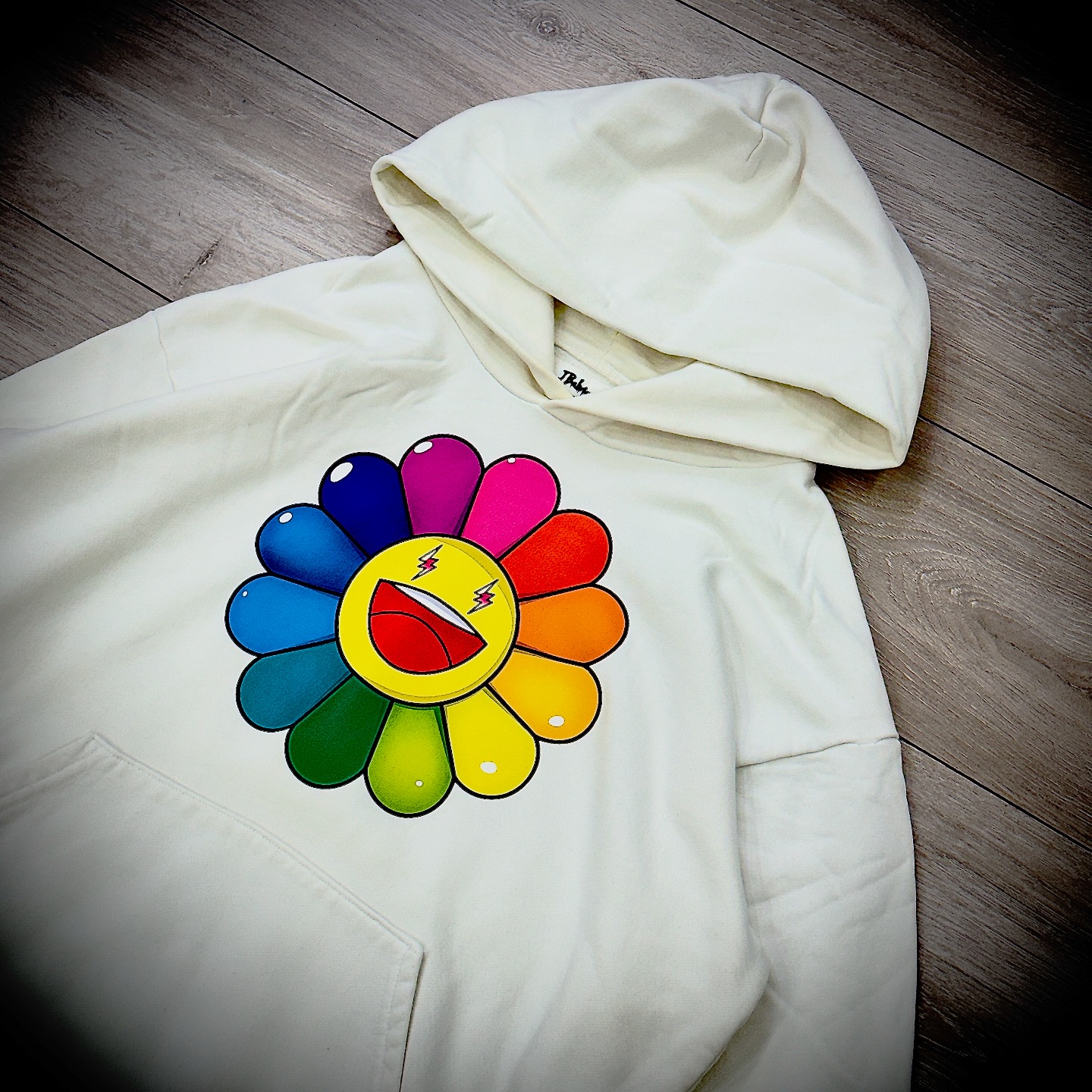 🌈Hoodie “Takashi Murakami x J Balvin”🌈 Una explosión de color y
