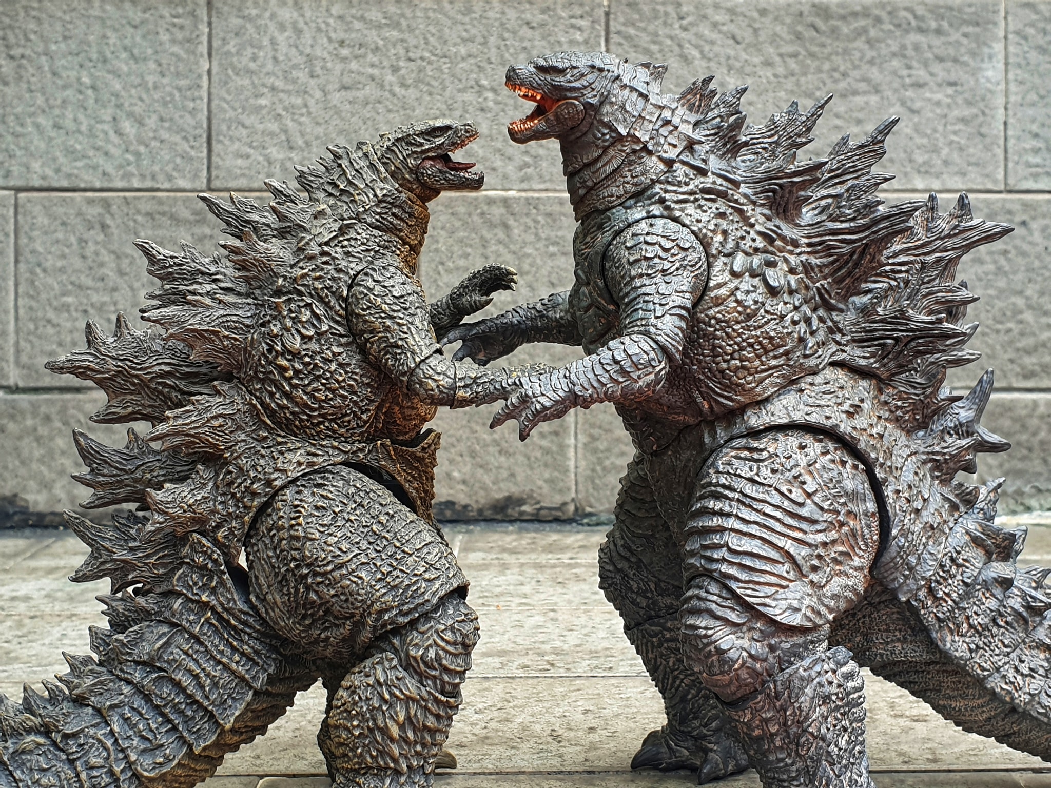 Comparison Left S.H.Monsterarts Godzilla 2019, Right Hiyatoys