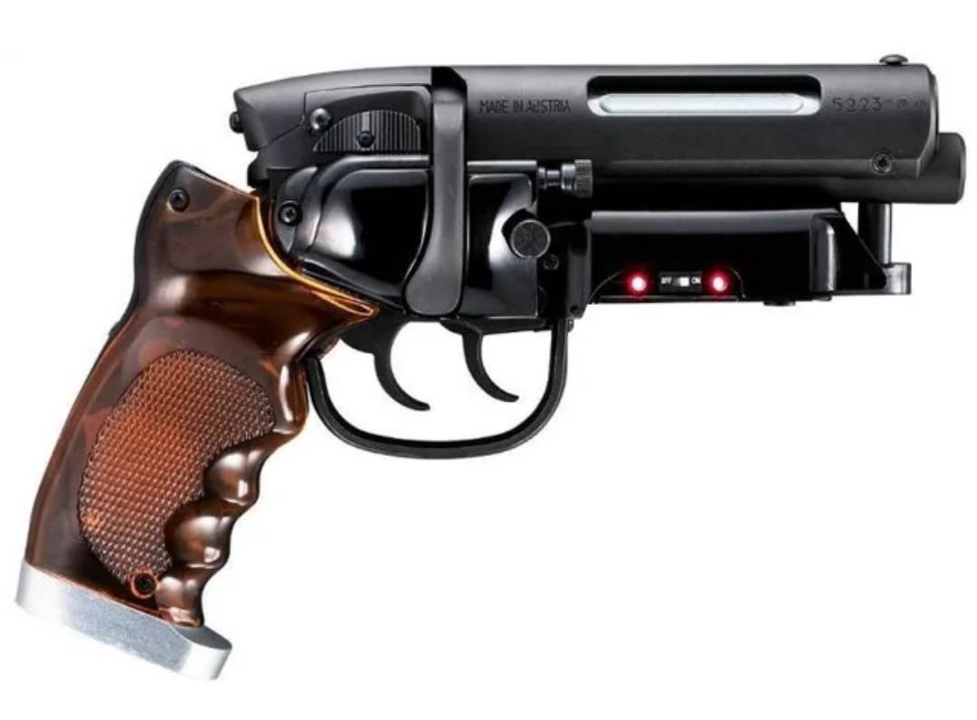 Tomenosuke blaster prop in Blade Runner 2049
