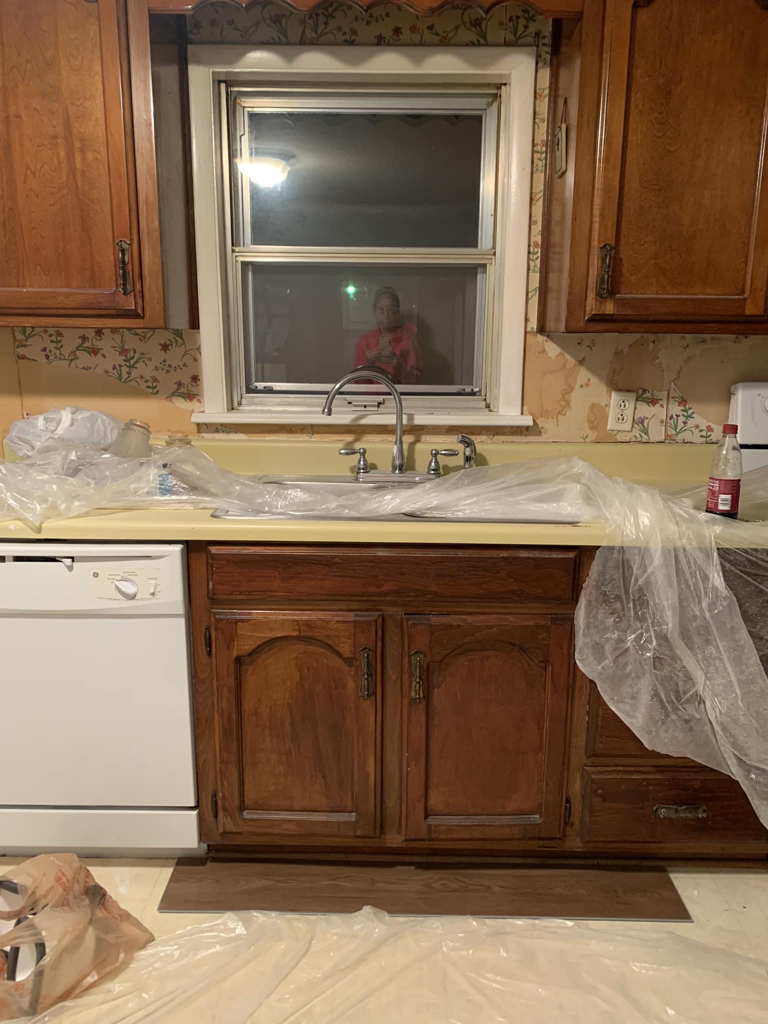 Kitchen Sink Not Centered under Window: Design Solutions