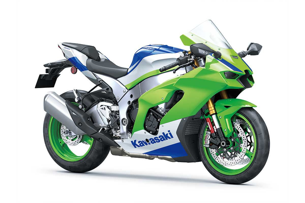 The 2023 Ninja ZX-10R is stunning in the two colour available