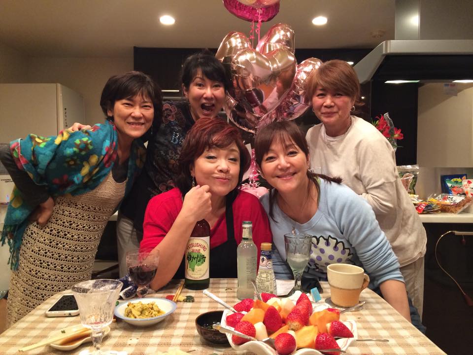 岩崎宏美 リハの帰り 渡辺真知子宅にて 大人の女子会 参加メンバー ピアニスト国府弘子 Facebook
