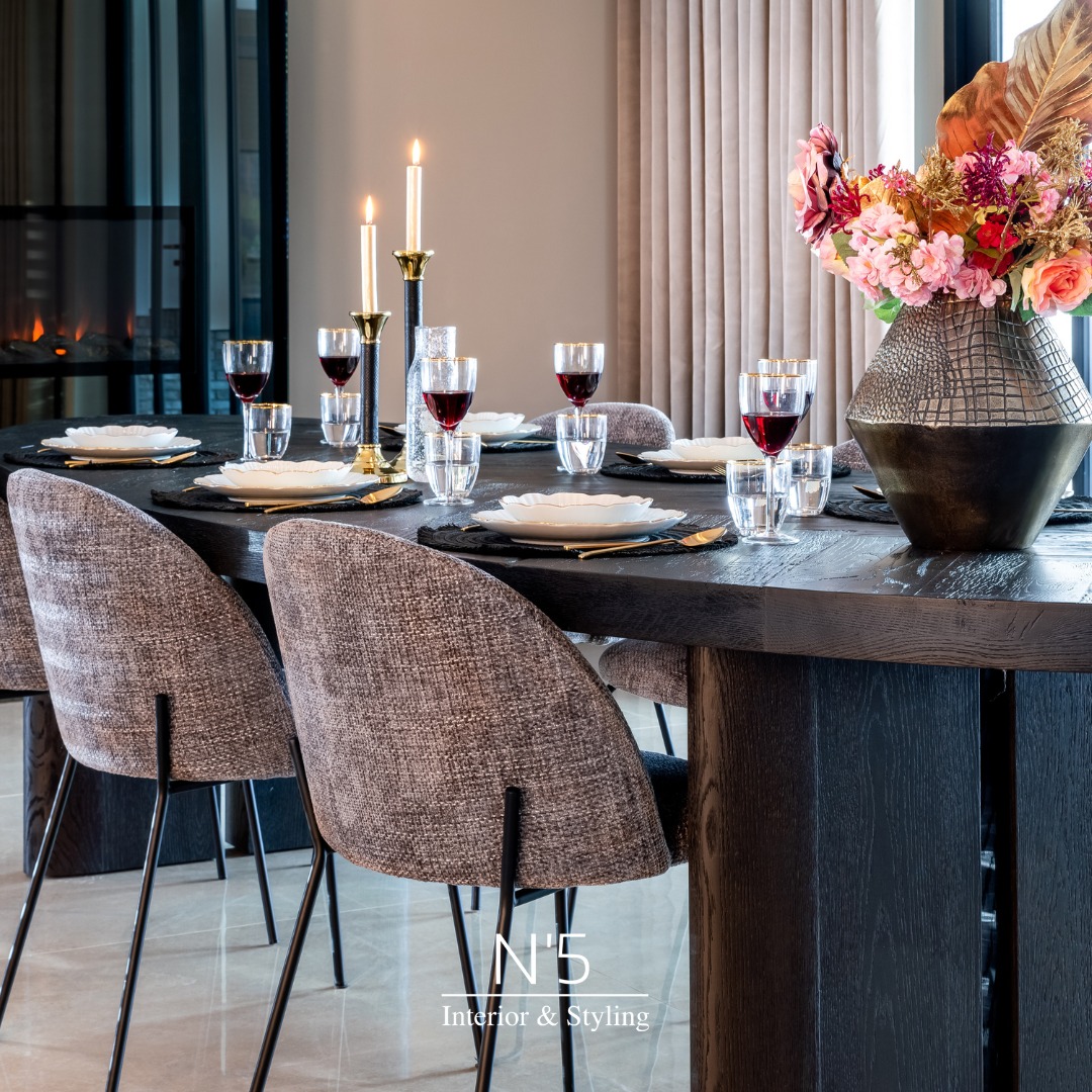 N,5 - MEET THE NEW DINING TABLE & ALYSSA STOOL 💫 Stoel Alyssa wood ...
