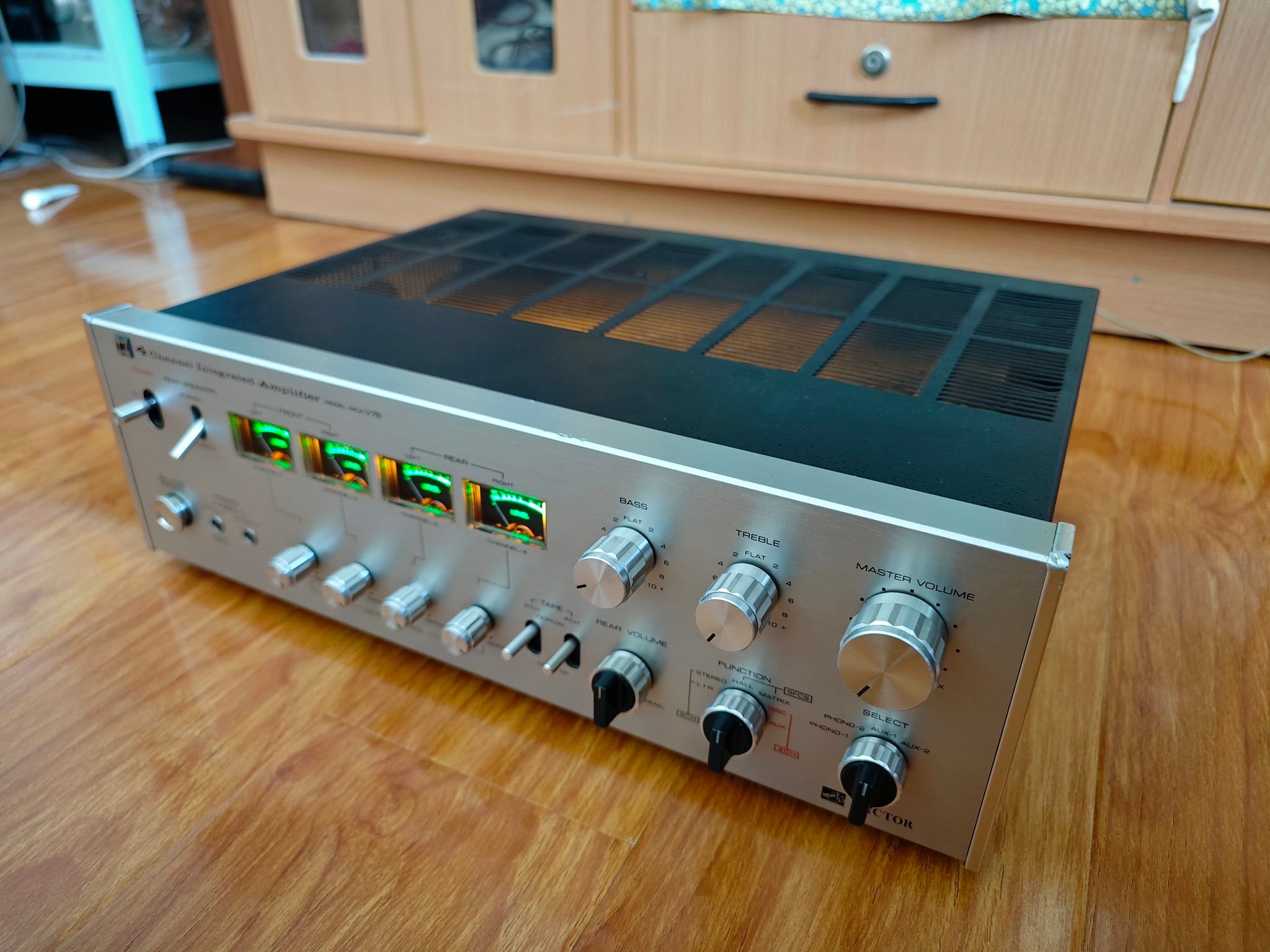Victor MCA-V7B 4 Channel Integrated Amplifier 1970 model year