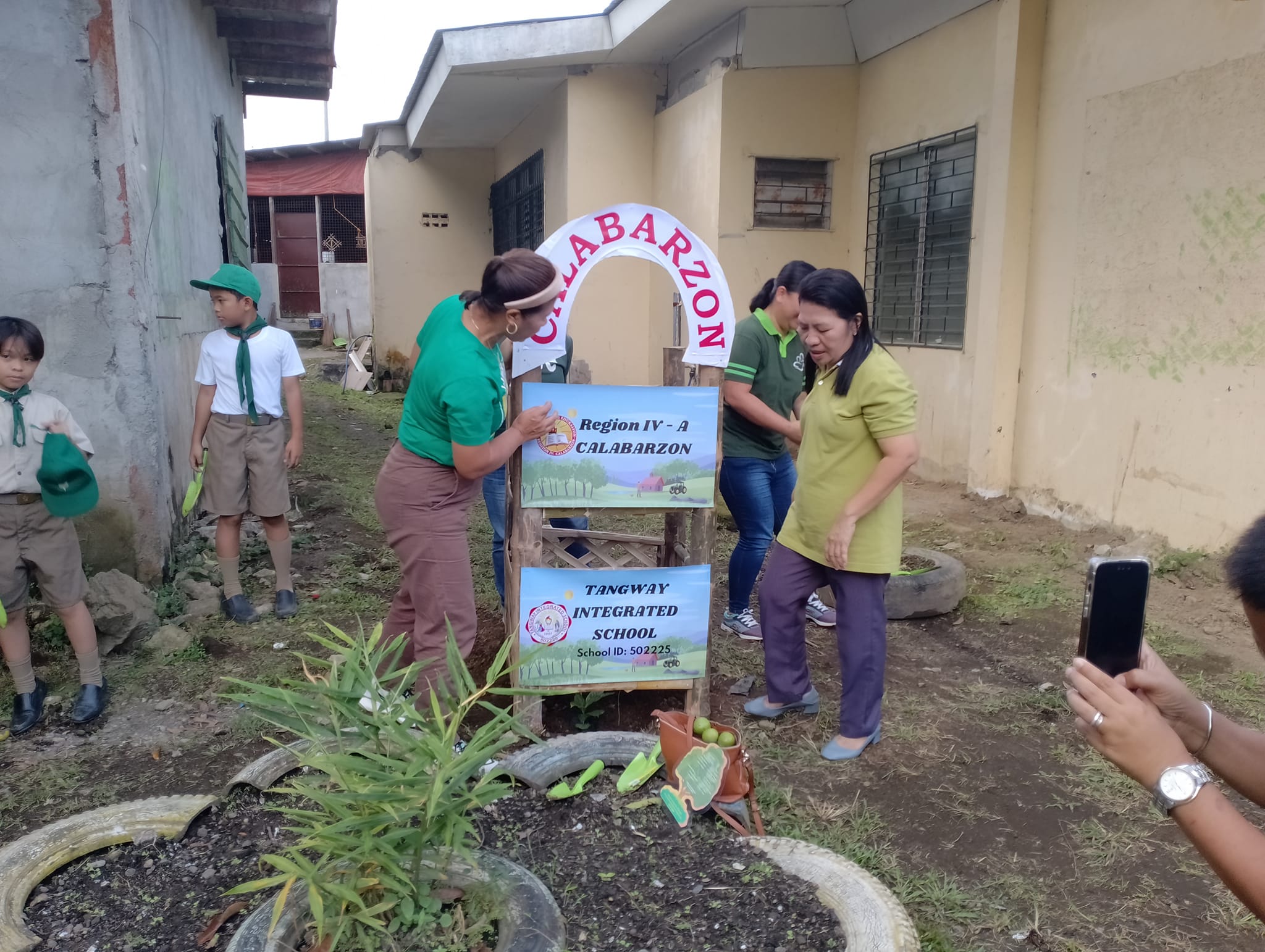 DepEd 236,000 trees SDO Lipa City... - DepEd Tayo Lipa City | Facebook