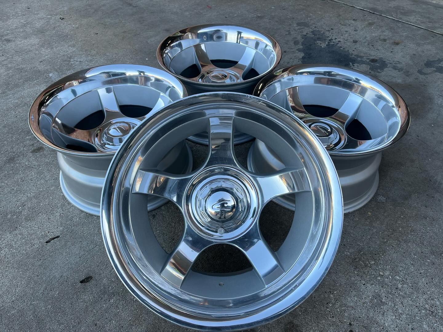 RETRO OG Wheels - 🚨Carusi🚨 ️17x10 ️5x5 and 5x5.5...