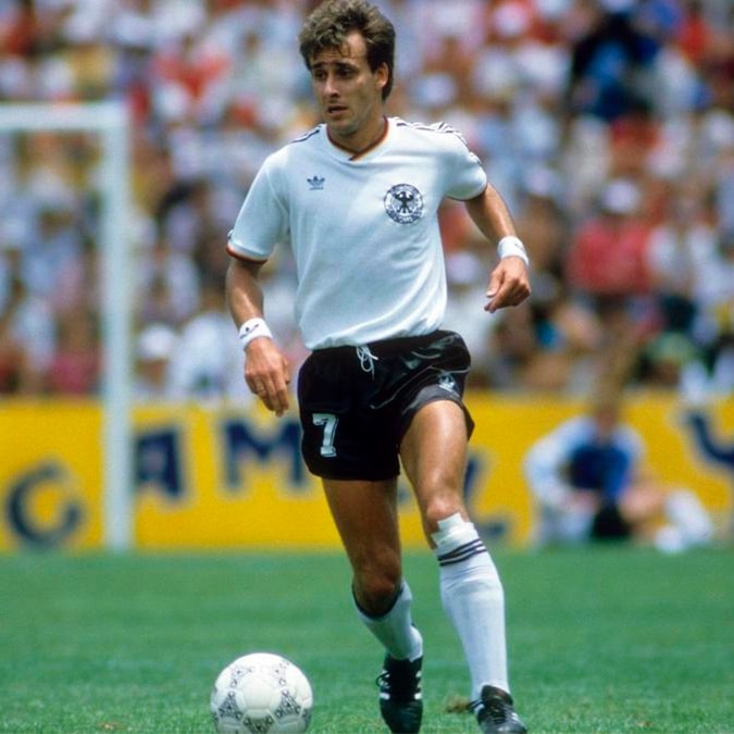 Happy 6️⃣0️⃣th birthday, Pierre Littbarski! 🎈 🥇 1990 World