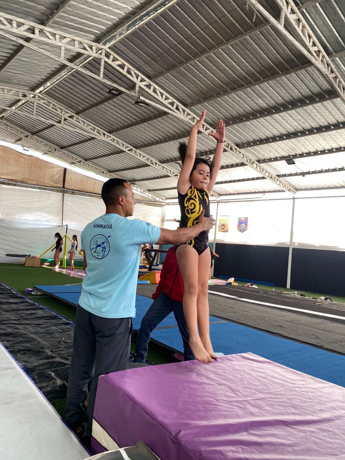 CATS ELITE / Centro de Gimnasia Acrobática, Porrismo y Baile added a ...