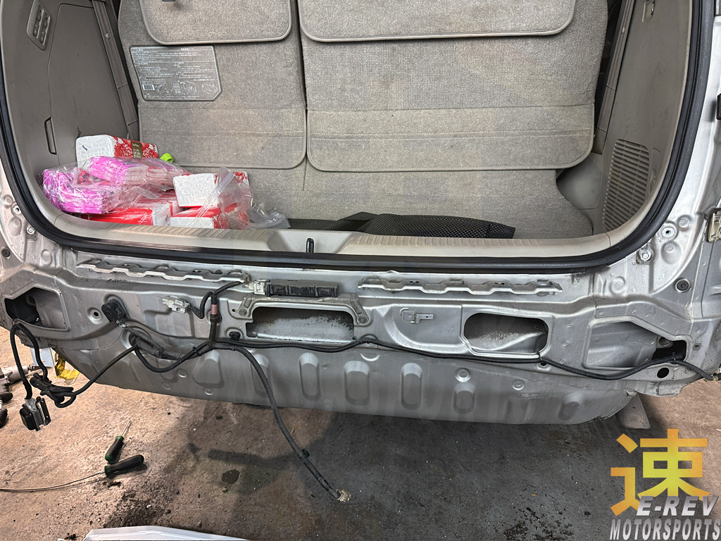 Toyota Estima ACR50 (2006- 2017) Rear Anti Collision Bar • Protect