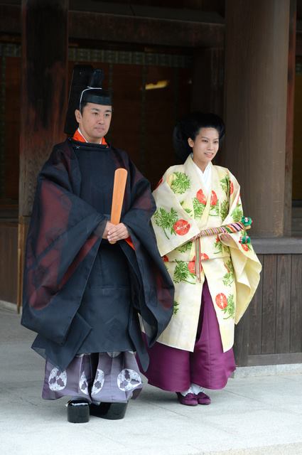 朝日新聞 The Asahi Shimbun 高円宮家の次女典子さま ２６ と出雲大社権宮司の千家国麿さん ４１ の結婚式が５日 島根県出雲市の 出雲大社で行われました 結婚式後は 千家典子さん になります Http Www Asahi Com Articles Asgb36rt8gb3util07k Html