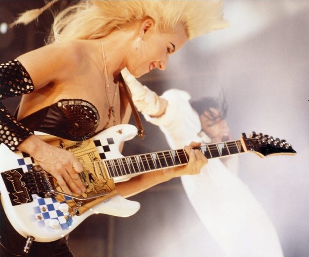 マイケル・ジャクソン・バンド Jennifer 1987 Tour ギターピック 📸 | Michael e Jennifer, Black Or White Live ''Dangerous World Tour''