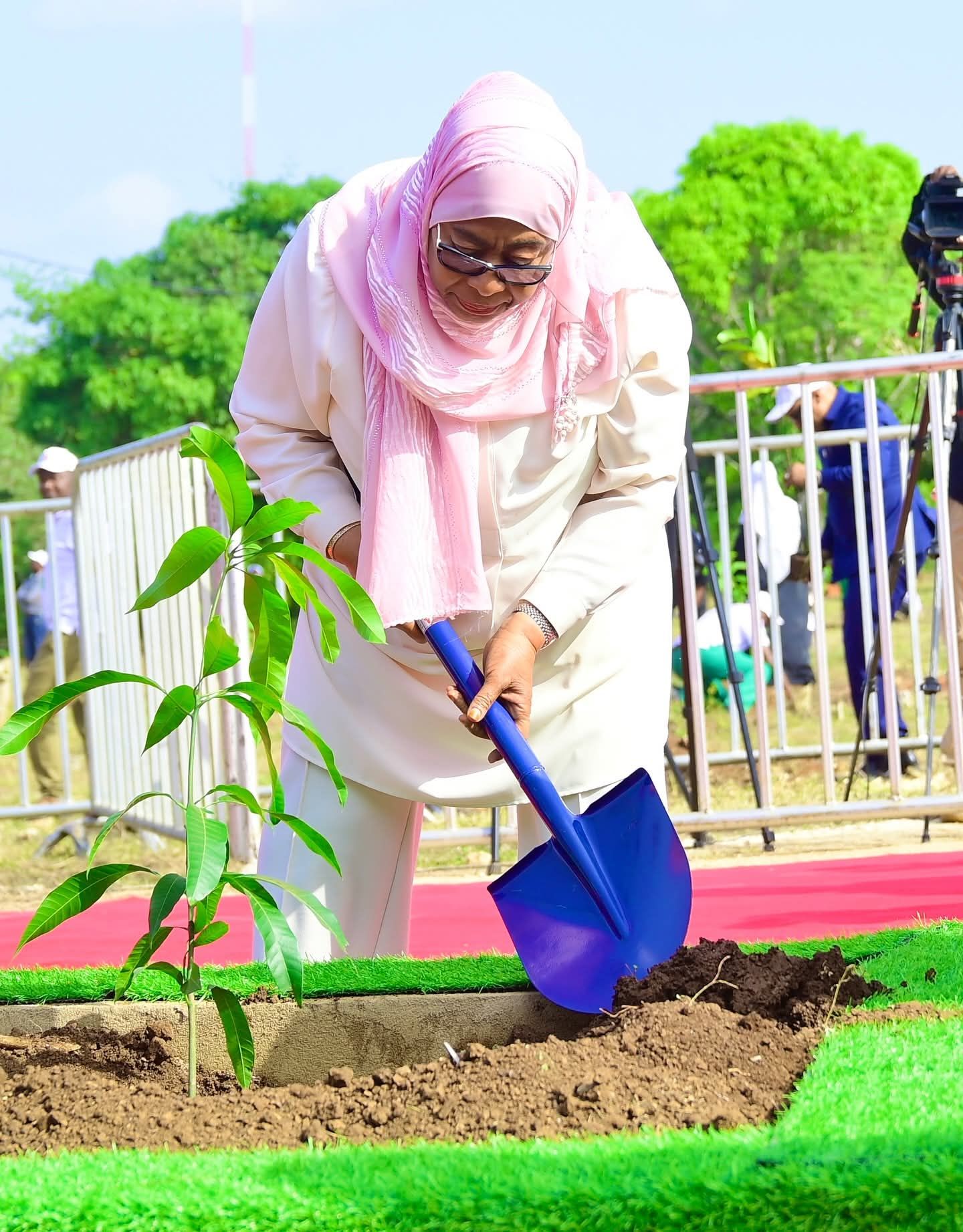Ulimwengu - Rais wa Jamhuri ya Muungano wa Tanzania, Mhe. Dkt. Samia ...