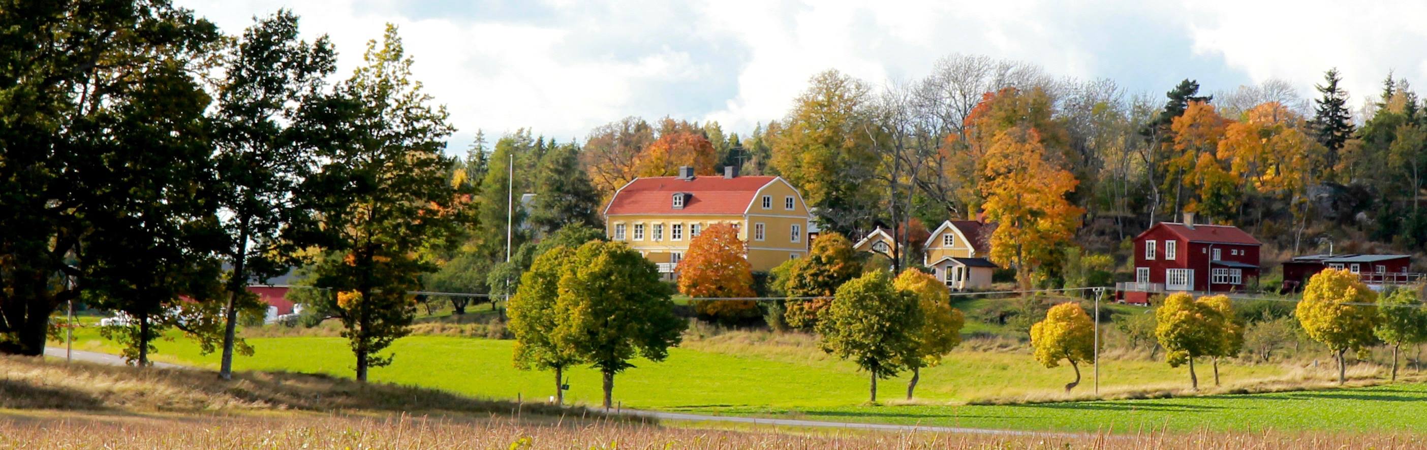 Nackunga bogemenskap | Hölö
