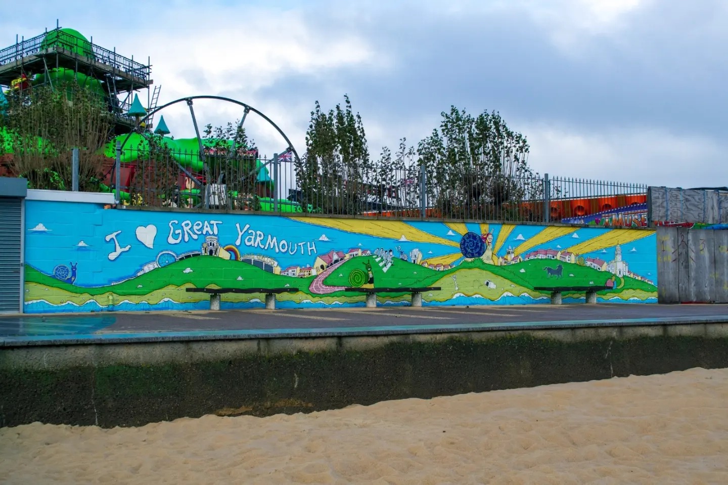 🐌 Joyland 🐌 Mural 🐌 Finally, our... - Reprezent Project