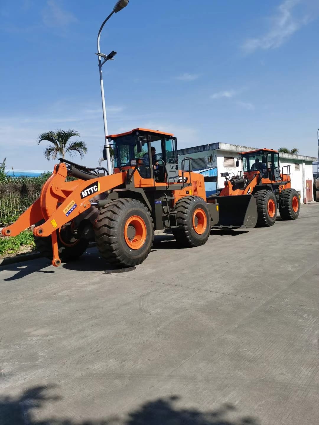 MTTC Wheel Loaders And Excavtors