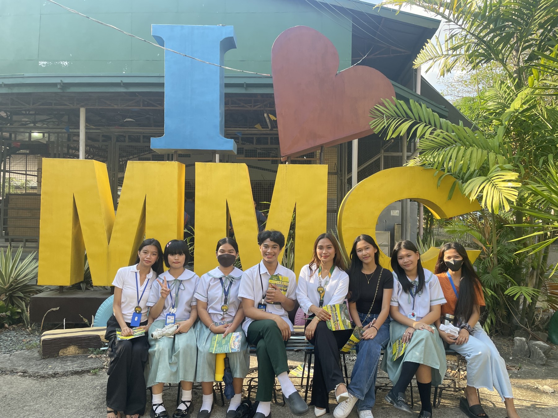 Visitors from Deparo High... - Metro Manila College Inc.