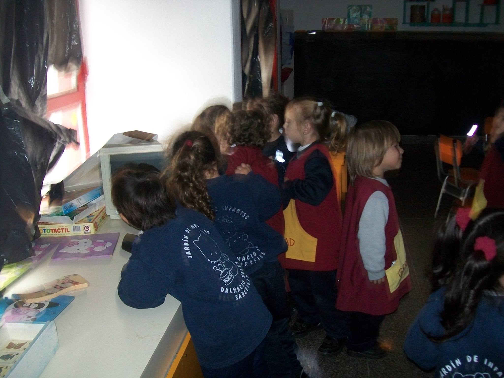 Nos divertimos buscando caritas... - Ipdvs Nivel Inicial