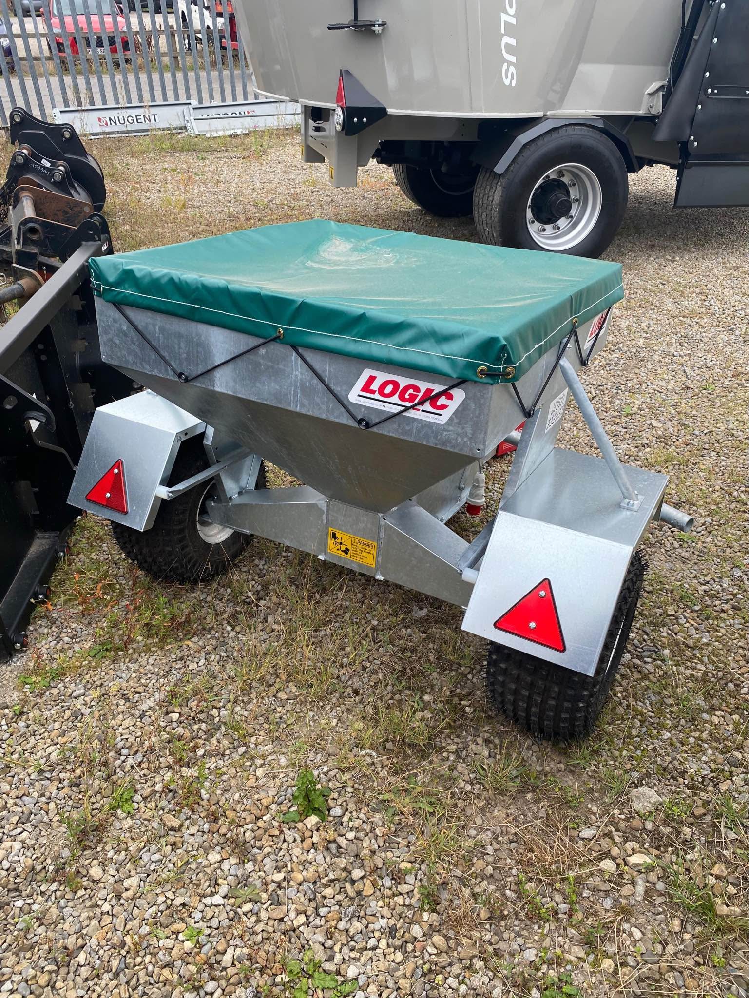Logic LMF100 sheep feeder/Snacker - Pet Automatic Feeders ...