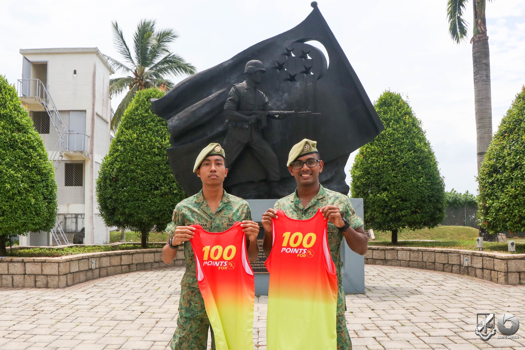 Basic - They can finally show off their achievement with the 100 ...